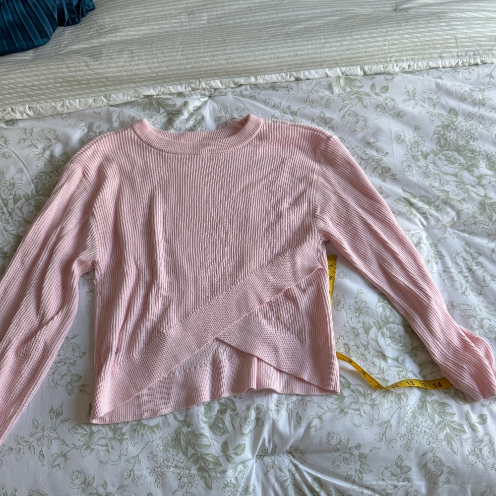 Lululemon pink sweater nwot. Size xs